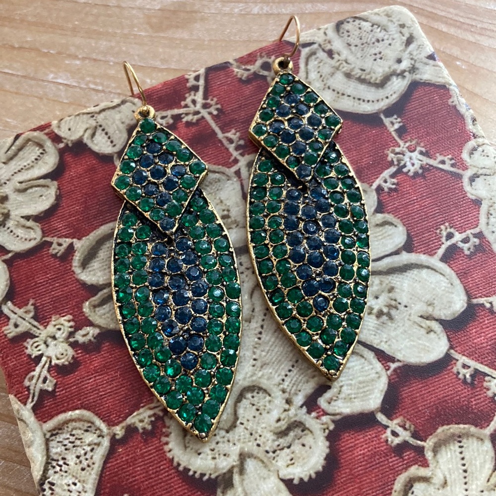 NWOT Emerald & Deep Blue Gold Chandelier Earrings